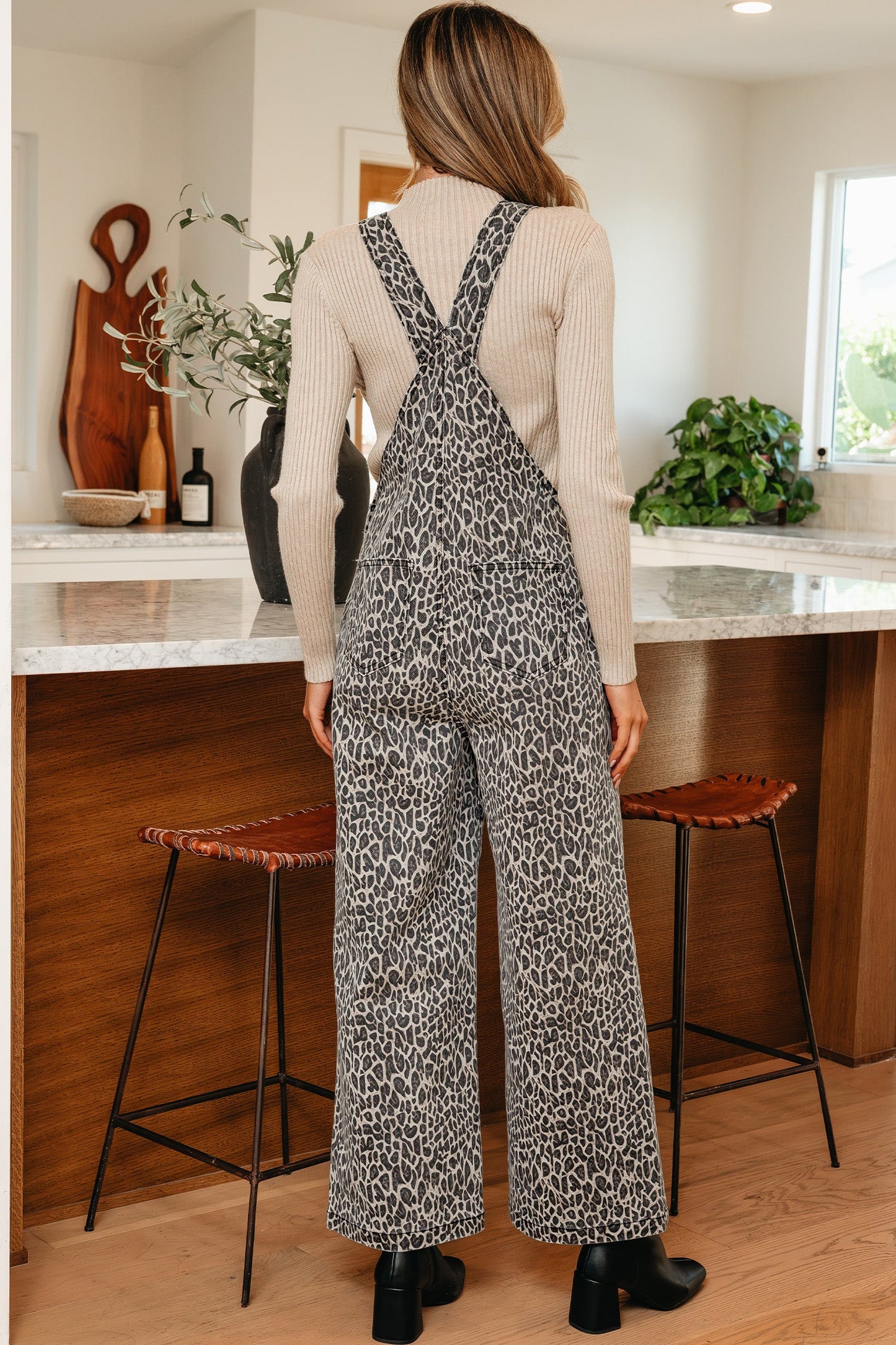 Soleil Leg Loose Overall Jumpsuit